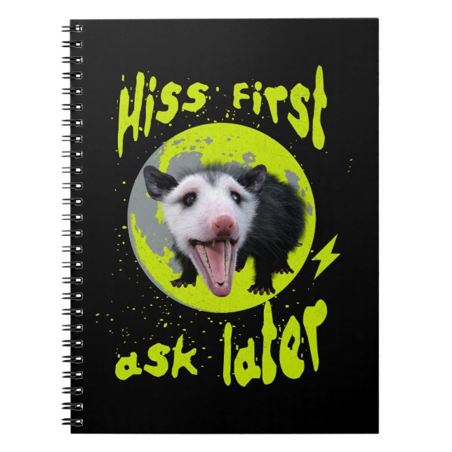 Cuaderno Hiss First Ask Later Divertido Humor de Zarigüeya  (Frente)