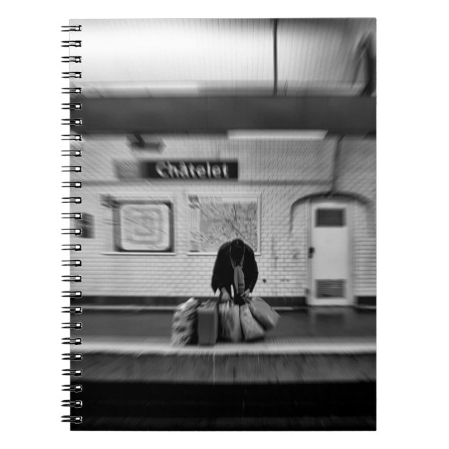 Cuaderno Hombre con bolsas de compras en el metro (Chatelet (Frente)