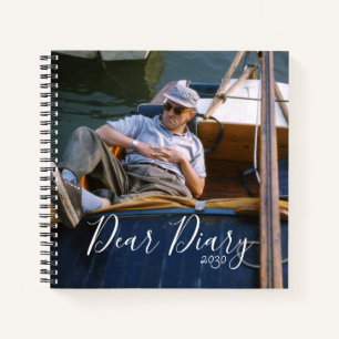 Cuaderno Hombre descansando en un barco a mediados de siglo