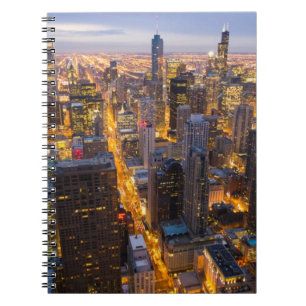 Cuaderno Horizonte céntrico de Chicago en la oscuridad