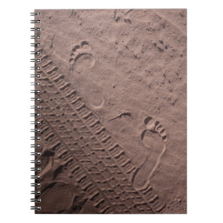 Cuaderno Huellas de pies en la arena
