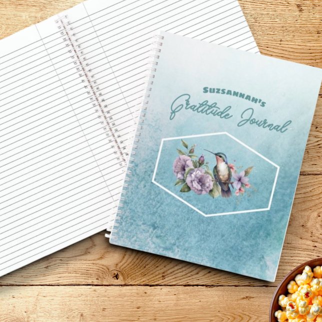 Cuaderno Hummingbird sobre la cubierta de Gratitud de las A (notebook cover template text)