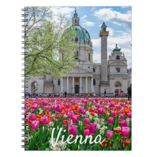 Cuaderno Iglesia de San Carlos en primavera en Viena, Austr