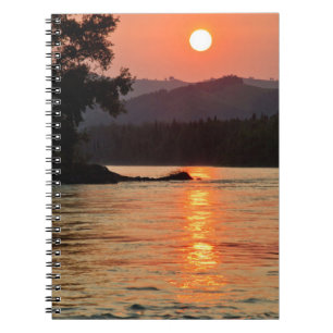 Cuaderno Impresionante amanecer sobre la foto del río Katun