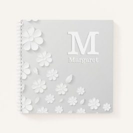 Cuaderno Iniciales de nombre grabado en relieve floral blan