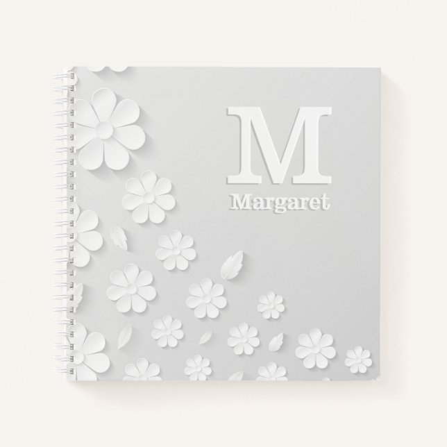 Cuaderno Iniciales de nombre grabado en relieve floral blan (Anverso)