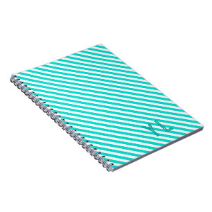 Cuaderno Iniciales diagonales de rayas azules y blancas de 