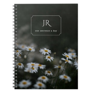 Cuaderno Iniciales personalizadas y margaritas temperamenta
