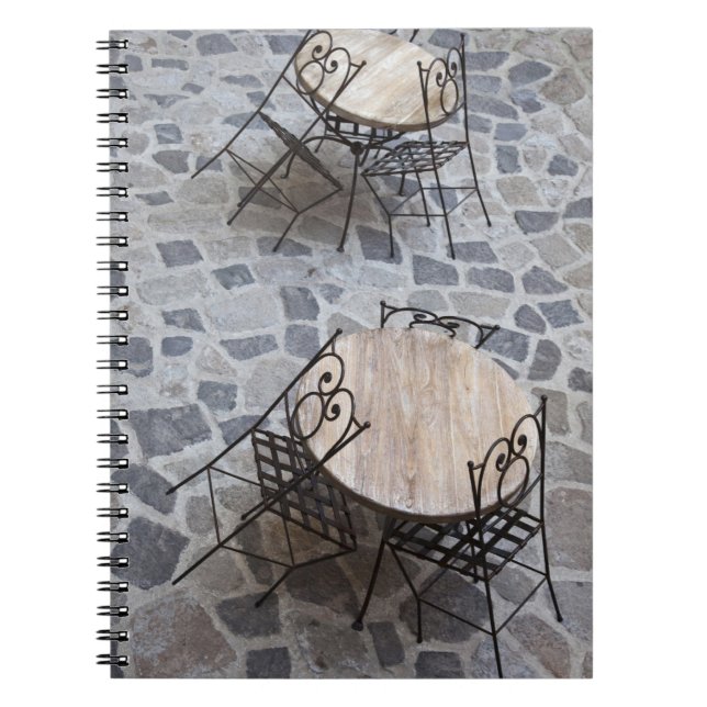 Cuaderno Italia, Cerdeña, Castelsardo. Mesas de café. (Frente)
