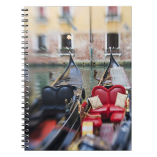 Cuaderno Italia, Venecia, enfoque selectivo de góndola en e