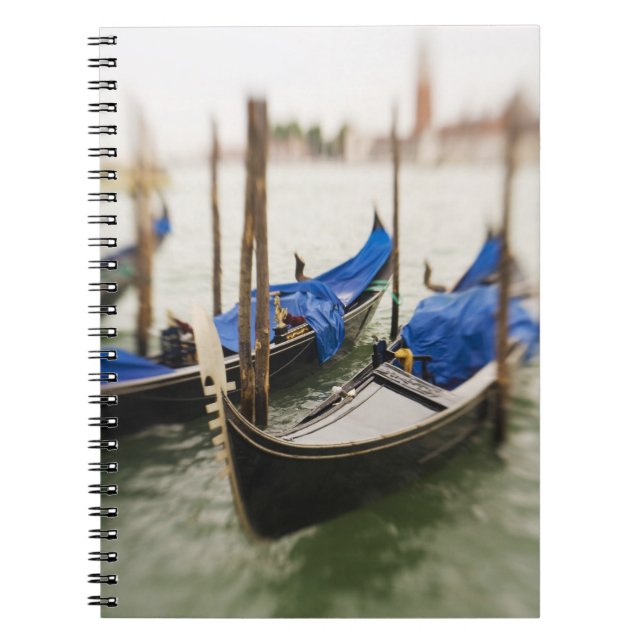 Cuaderno Italia, Venecia, enfoque selectivo de góndola en l (Frente)
