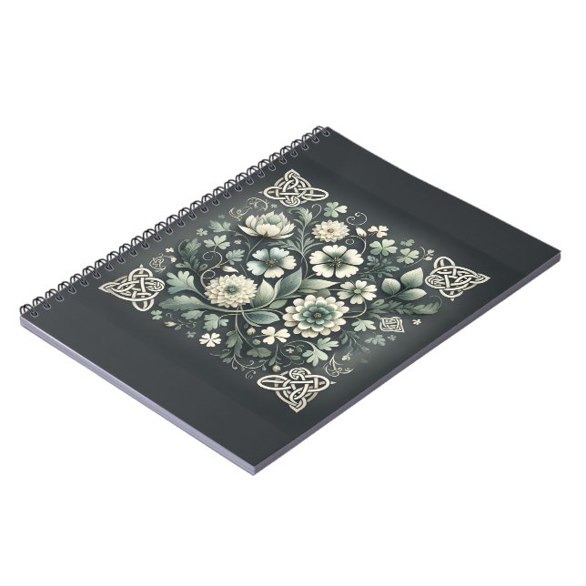 Cuaderno Jardín de Nudos de Trébol Susurrante (Lado Izquierdo)