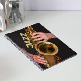 Cuaderno Jazzman tocando saxofón de oro