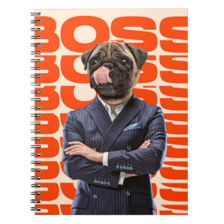 Cuaderno Jefe encabezado por la cabeza de perro parado con 