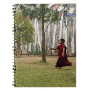 Cuaderno Joven monje y banderas de oración