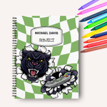 Jugador de Pantera Negra sosteniendo un control de