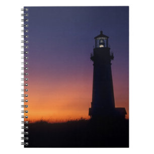 Cuaderno La bola del sol cae sobre el horizonte colorido