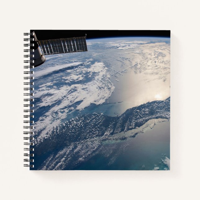 Cuaderno La Estación Espacial Internacional Sobre El Atlánt (Anverso)