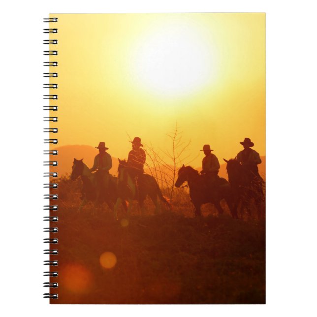 Cuaderno La silueta del jinete como vestuario de vaquero co (Frente)