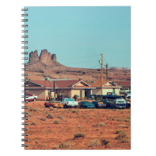 Cuaderno La vida nativa navajo en una reserva en Ar