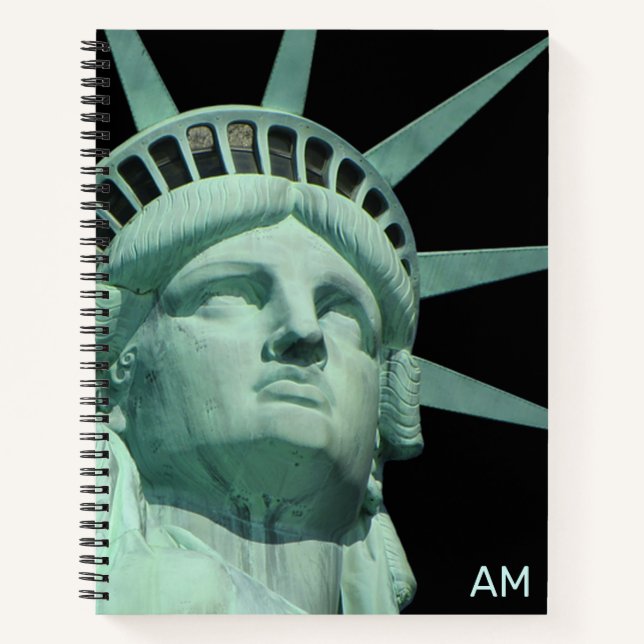 Cuaderno Lady Liberty y el monograma sobre negro (Anverso)