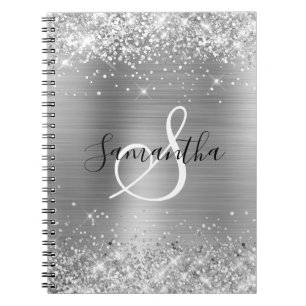 Cuaderno Laminado Plateado Brillante con Monograma Elegante