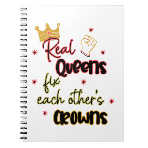 Cuaderno Las reinas reales se arreglan mutuamente con sus c