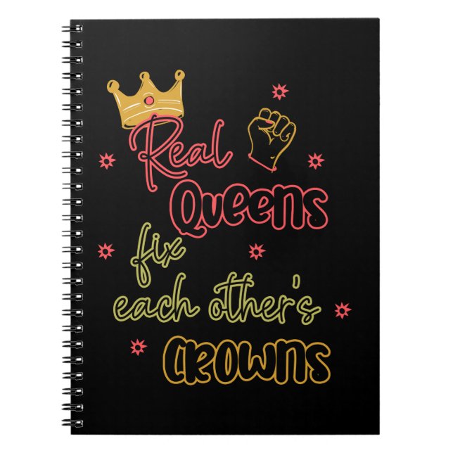 Cuaderno Las reinas reales se arreglan mutuamente con sus c (Frente)
