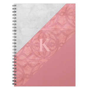 Cuaderno Letra rosa rudimentaria y acuarela gris