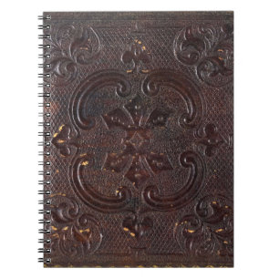 Cuaderno Libro de cuero antiguo caído