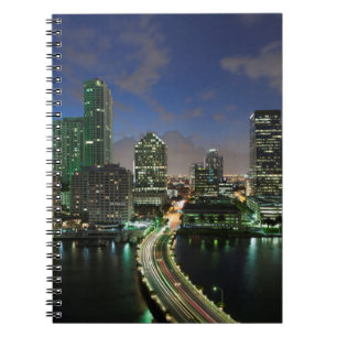 Cuaderno Línea alta de la ciudad
