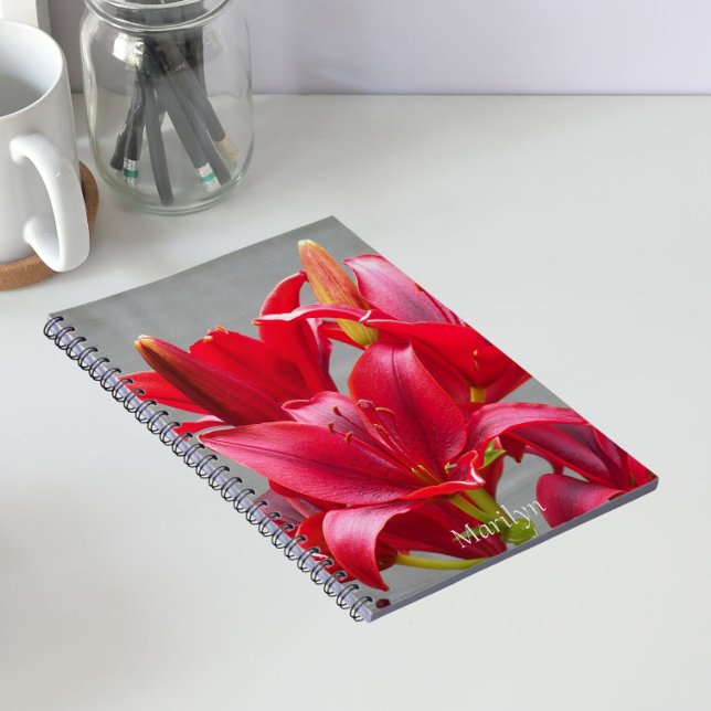 Cuaderno Lirios Asiáticos Rojos Floral Personalizado (In Situ)