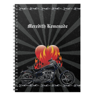 Cuaderno llameante del motorista del amor