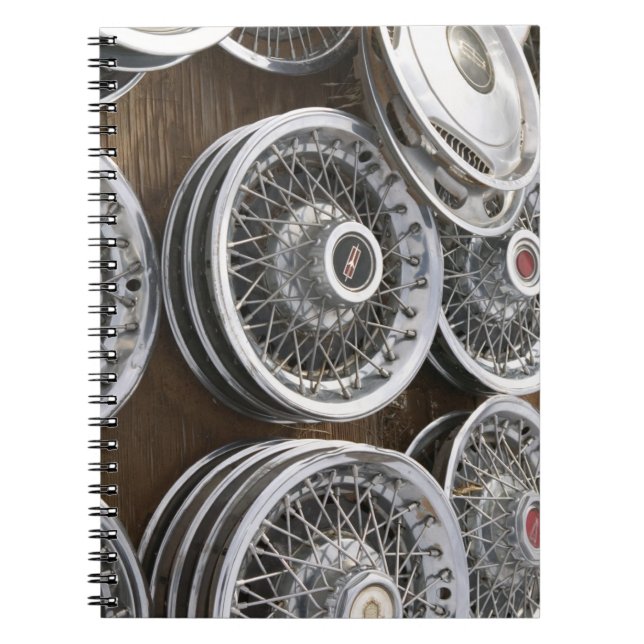 Cuaderno Los E.E.U.U., New México, Prewitt: Hubcaps (Frente)