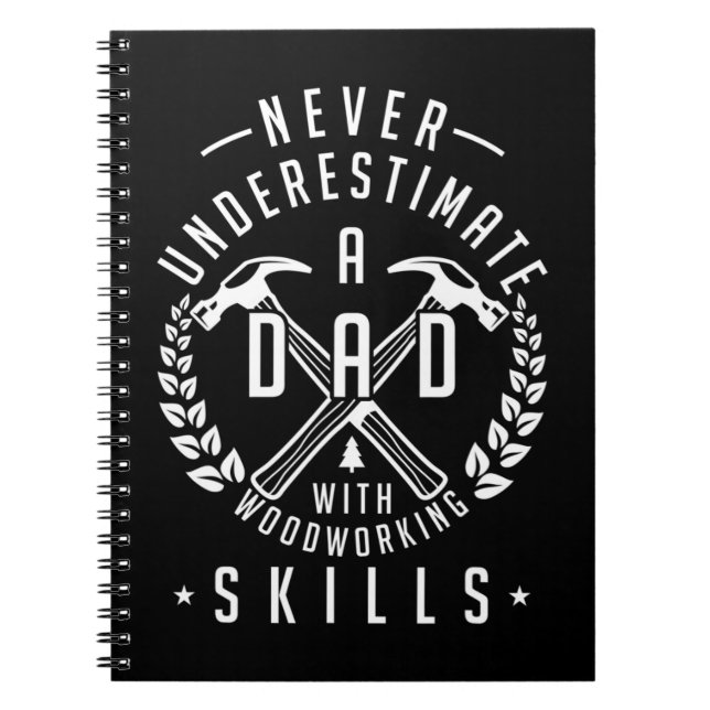 Cuaderno Los hombres nunca subestiman a papá con el bosquej (Frente)