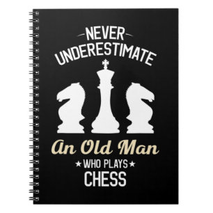 Cuaderno Los hombres nunca subestiman a un anciano que jueg