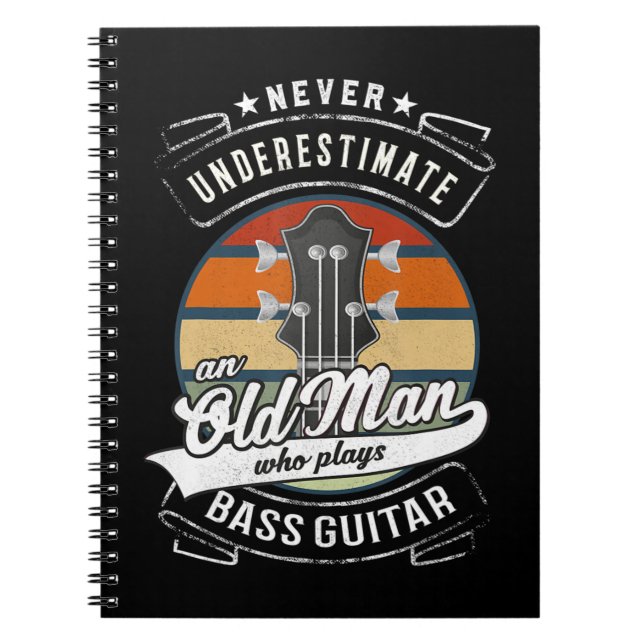 Cuaderno Los Hombres Nunca Subestiman A Un Viejo Que Juega  (Frente)