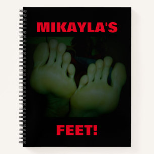 CUADERNO LOS PIES DE MIKAYLA