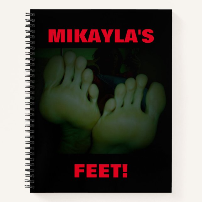 CUADERNO LOS PIES DE MIKAYLA (Anverso)