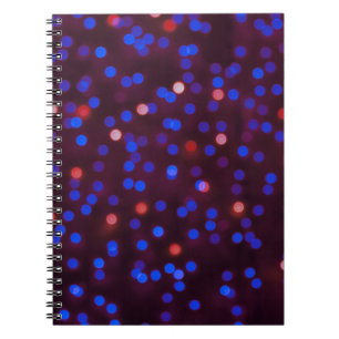 Cuaderno Luces de navidad, fondo festivo, borroso.