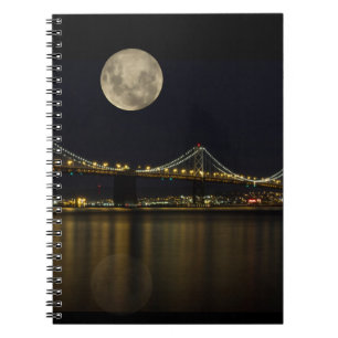 Cuaderno Luna llena sobre el puente de la bahía