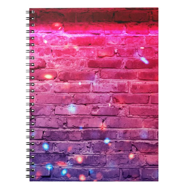 Cuaderno Luz de neón: pared de ladrillo vacío. (Frente)