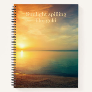 Cuaderno Luz solar derramándose como oro Amanecer costero