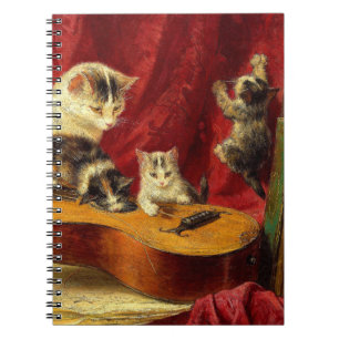 Cuaderno Madre gata y gatitos jugando con guitarra