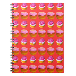 Cuaderno Magdalenas, cupcakes con crema blanca y rosa en un