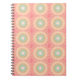 Cuaderno Mandalá geométrico verde rojo amarillo colorido