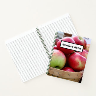 Cuaderno Manzanas frescas en canasta en el mercado de agric