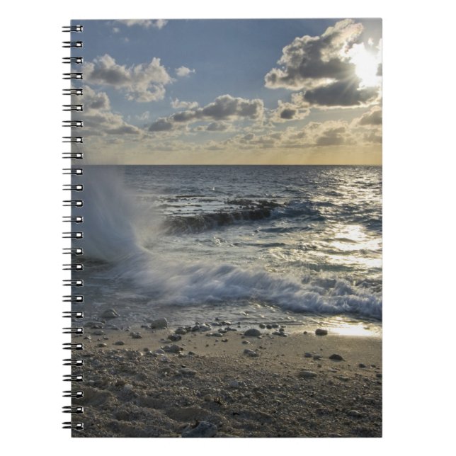 Cuaderno Mar Caribe, Islas Caimán.  Olas rompientes (Frente)