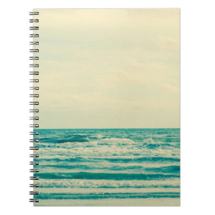 Cuaderno Mar tropical natural y playa con olas de viento en