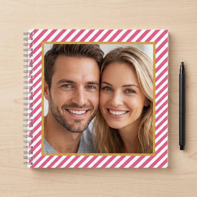 Cuaderno Marco de foto de franja diagonal rosa (Subido por el creador)